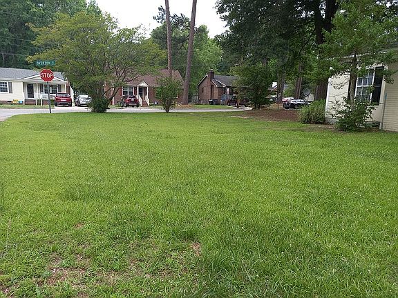 3rd image of 1532 Overton Dr