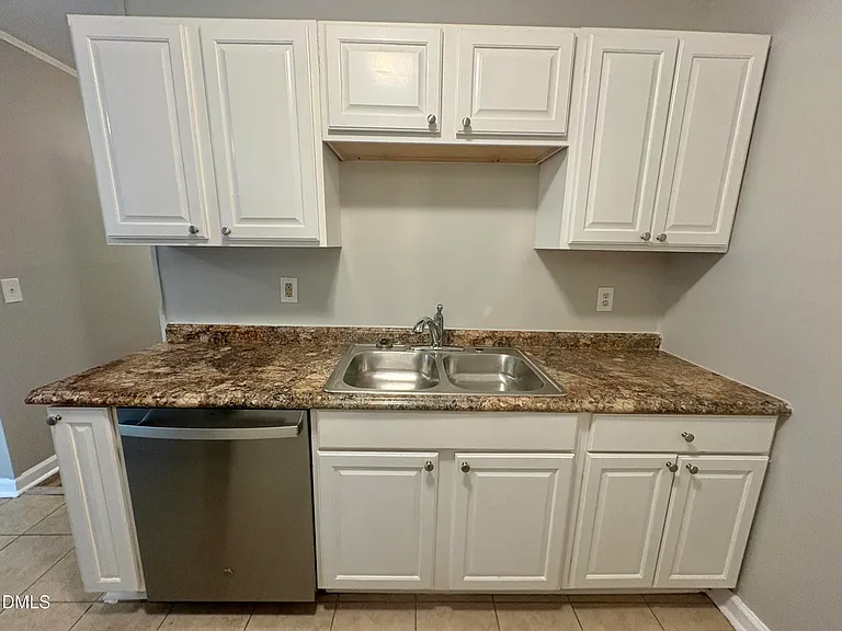 1100 Savannah Dr — Photo 9