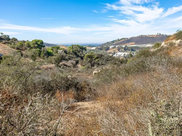 3038 Joni Ln #6, San Marcos, CA 92069