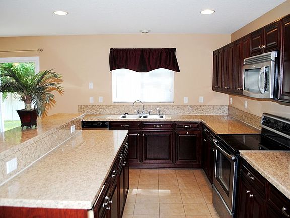 3rd image of 514 Candlebark Dr