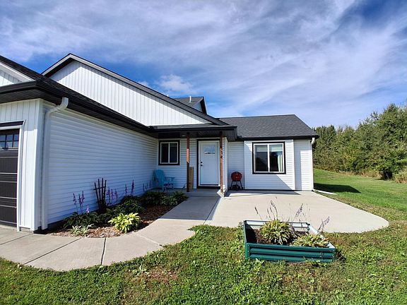 3rd image of 116 Oak Ln