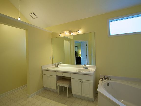Huge Bright Master Bath