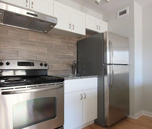 2nd image of 445 W Wellington Ave APT 11F