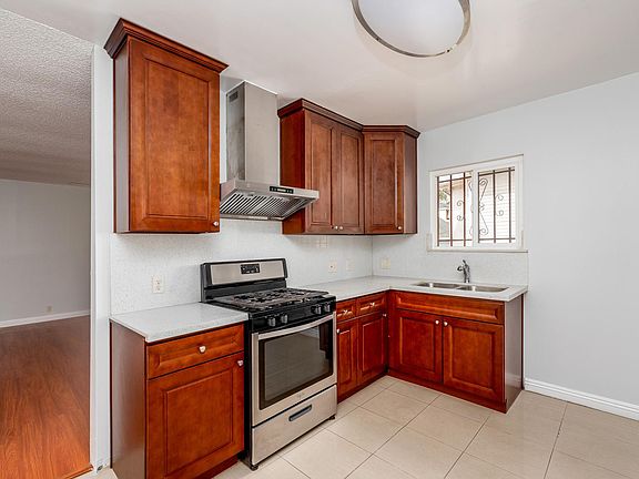 5th image of 504 Casanova St #A