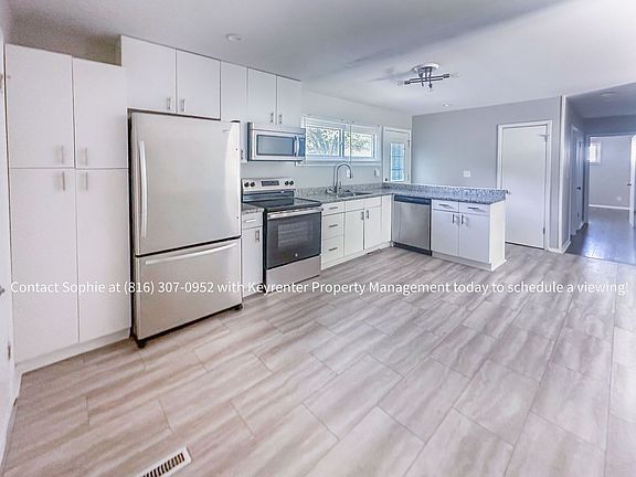 5th image of 211 SW McClendon Dr