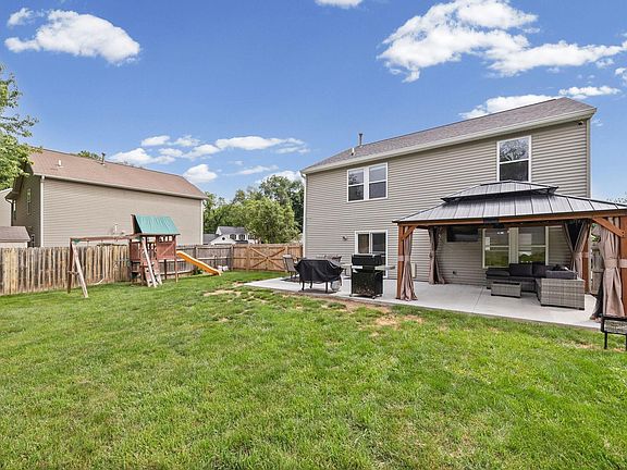 4th image of 313 Trowbridge Dr