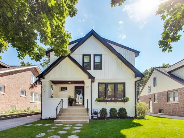 105 S Mitchell Ave, Arlington Heights, IL 60005