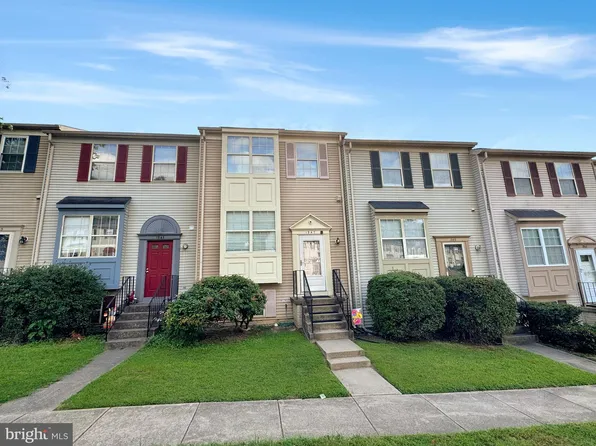 1947 Winslow Ct, Woodbridge, VA 22191