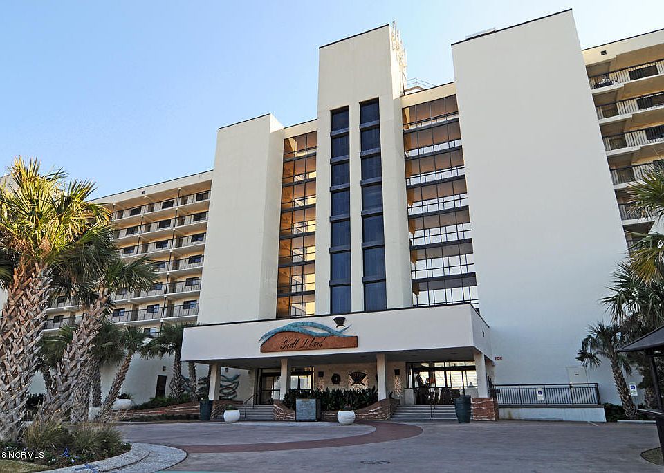 1st image of 2700 N Lumina Avenue #910