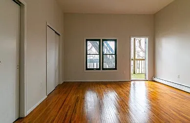 2 bed, 900 sqft, $1,995 — Photo 3