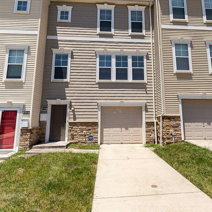427 Woodcrest Dr SE
