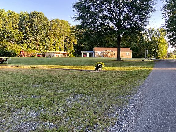 3rd image of 19825 Jones Rd