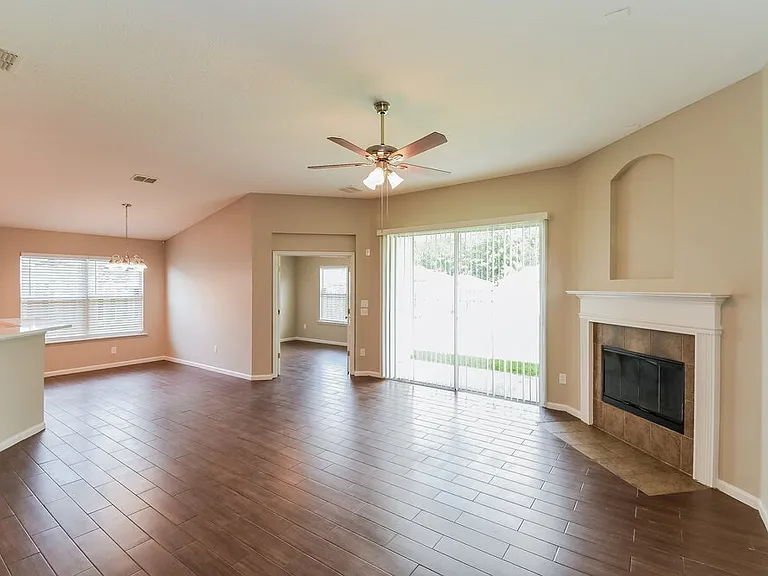 2630 Oak Haven Dr — Photo 3
