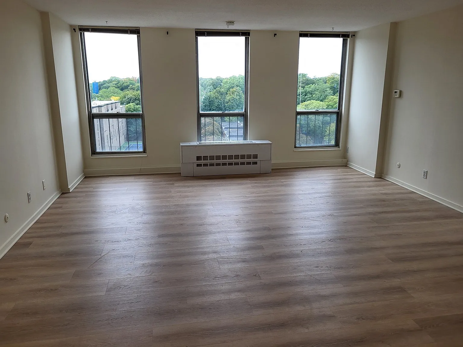 Studio, 1.0 bath, 500 sqft, $2,500 — Photo 2