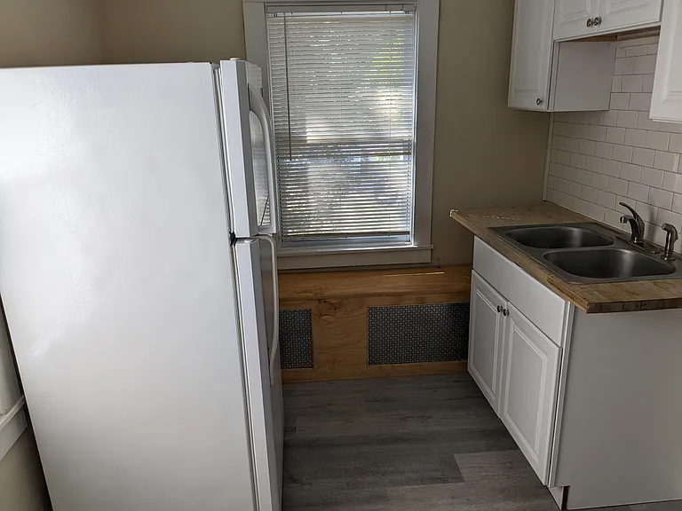 1420 Main St #3 — Photo 5
