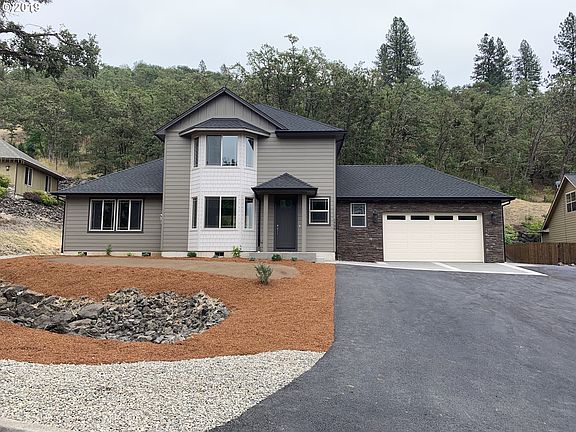 3rd image of 1735 NE Rocky Dr
