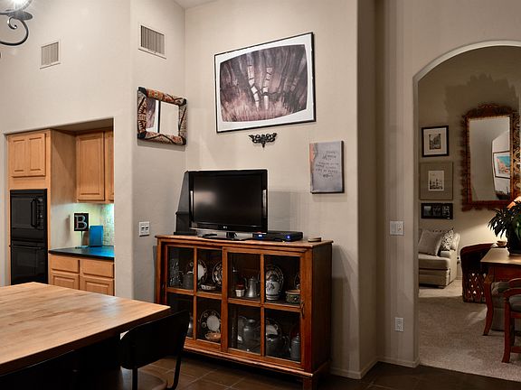 Great Room adjoing LR