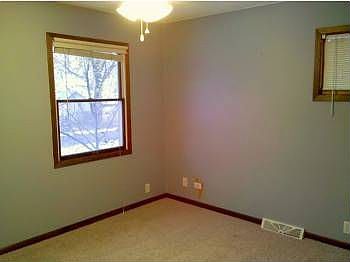 3rd image of 5680 Penfield Ave N
