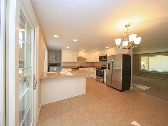 5th image of 203 Martha Ave