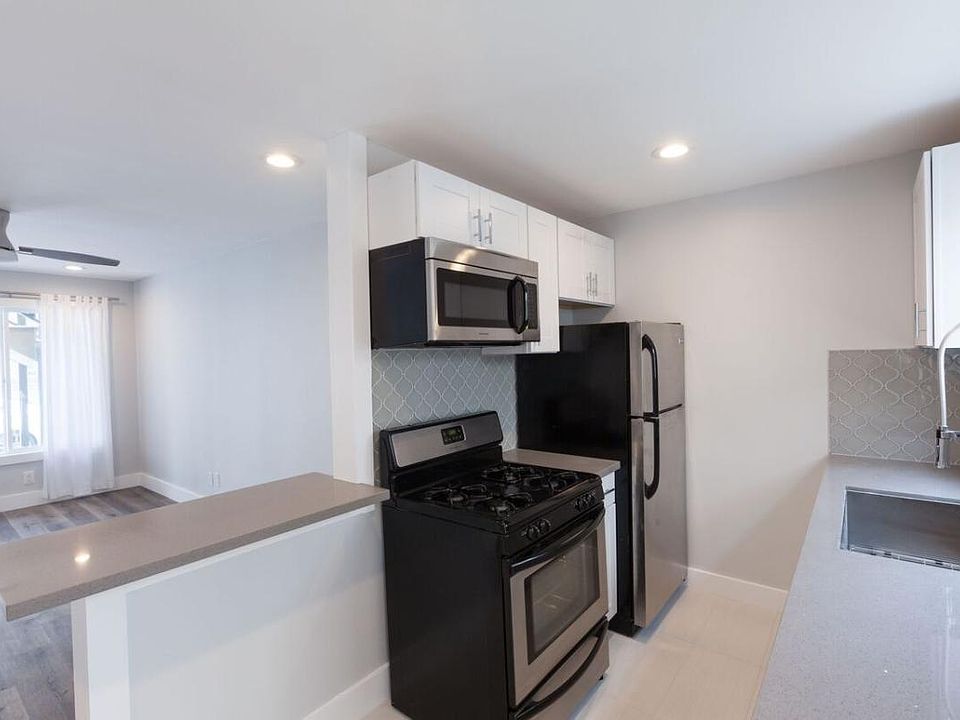 1st image of 1800 N Kingsley Dr #1802