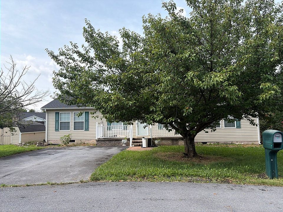1st image of 1724 Hermitage Ct