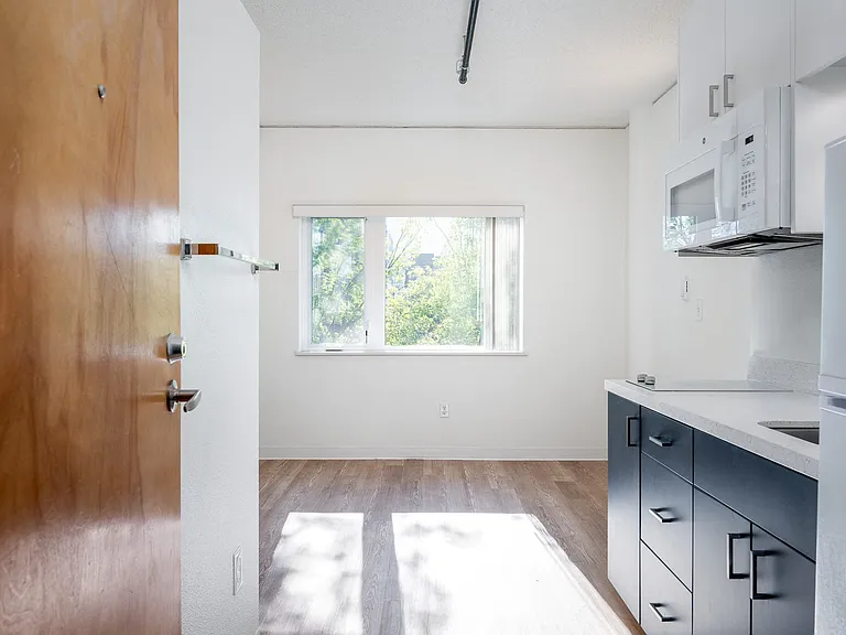 Alder House — Photo 32
