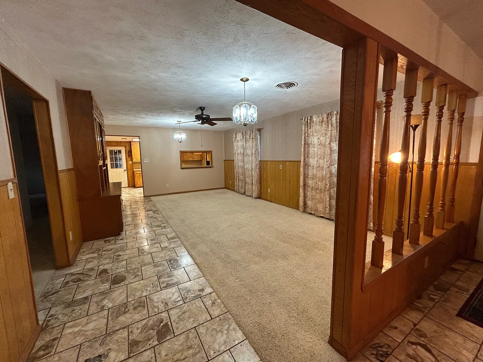 3 bed, 2312 sqft, $1,800 — Photo 3
