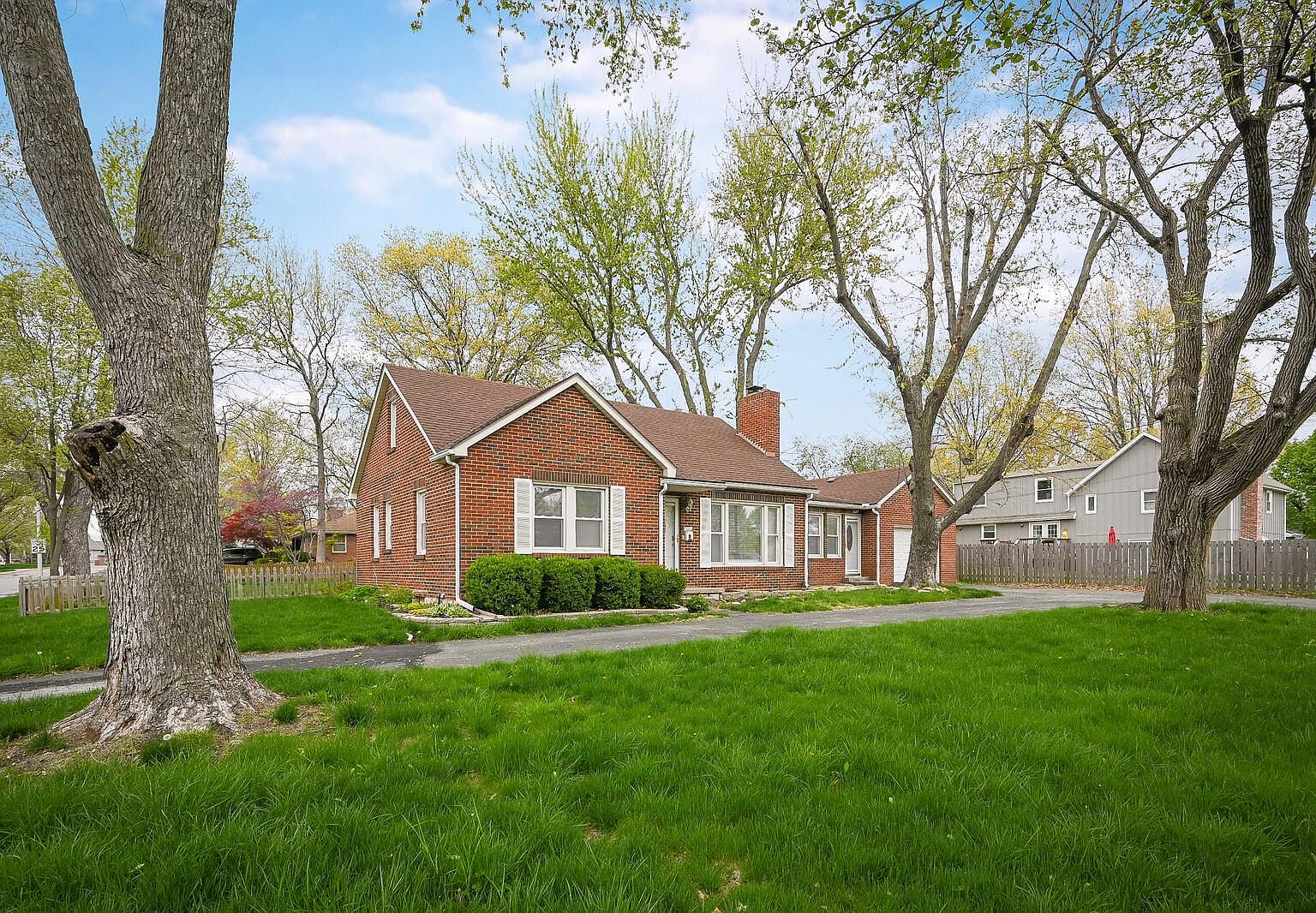 10704 W 55th St, Shawnee, KS 66203 Zillow