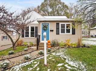 1018 Calvary Ave NW, Grand Rapids, MI