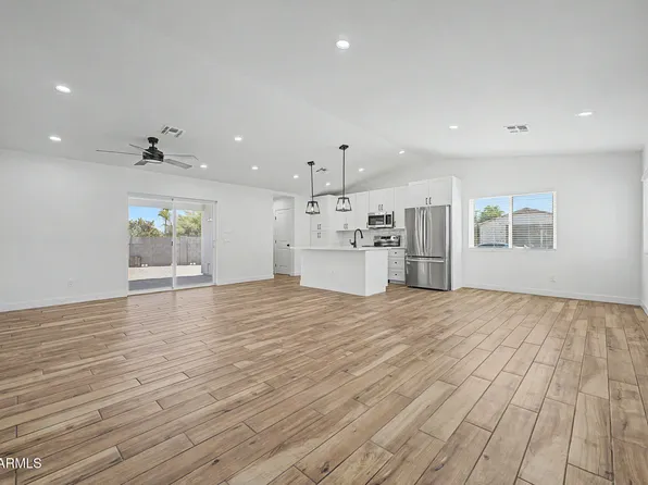 428 E DESERT Drive, Phoenix, AZ 85042