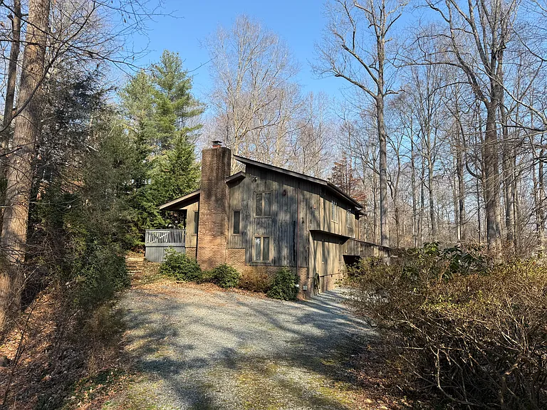 1915 Oakland Dr — Photo 7