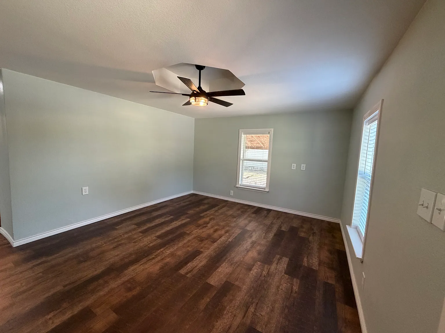 2 bed, 800 sqft, $1,600 — Photo 4