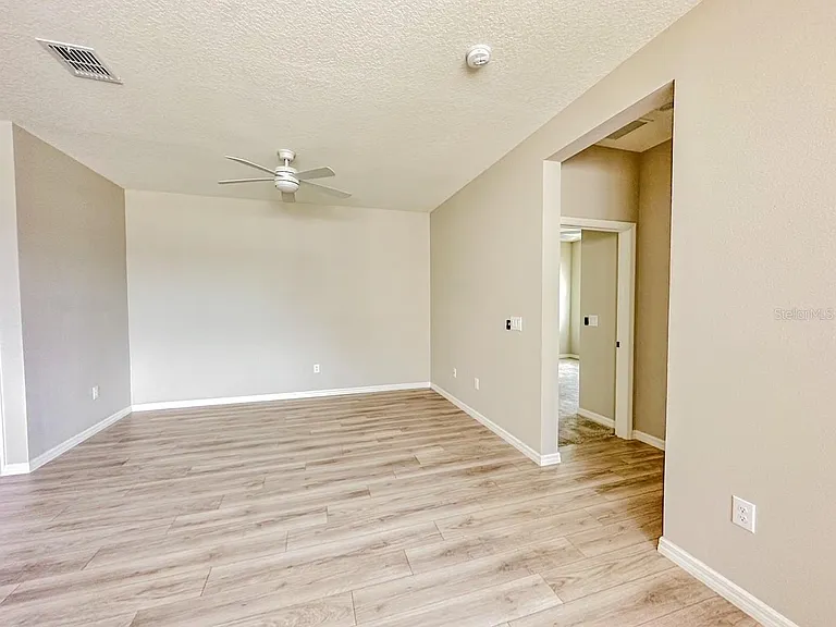 9409 Baraboo Way — Photo 25