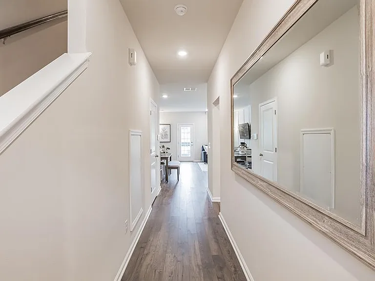 22 Peregrine Way — Photo 4