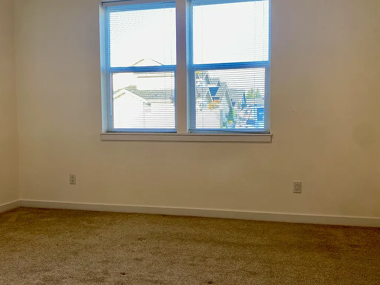 2285 Brome St — Photo 11