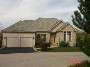 34 Carlton Cir, Barrington, IL 60010