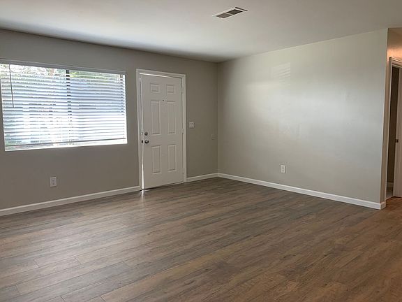 4th image of 3911 W Ramsey St #101