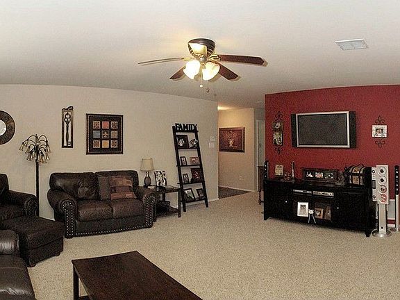 4th image of 9212 Goldenview Dr