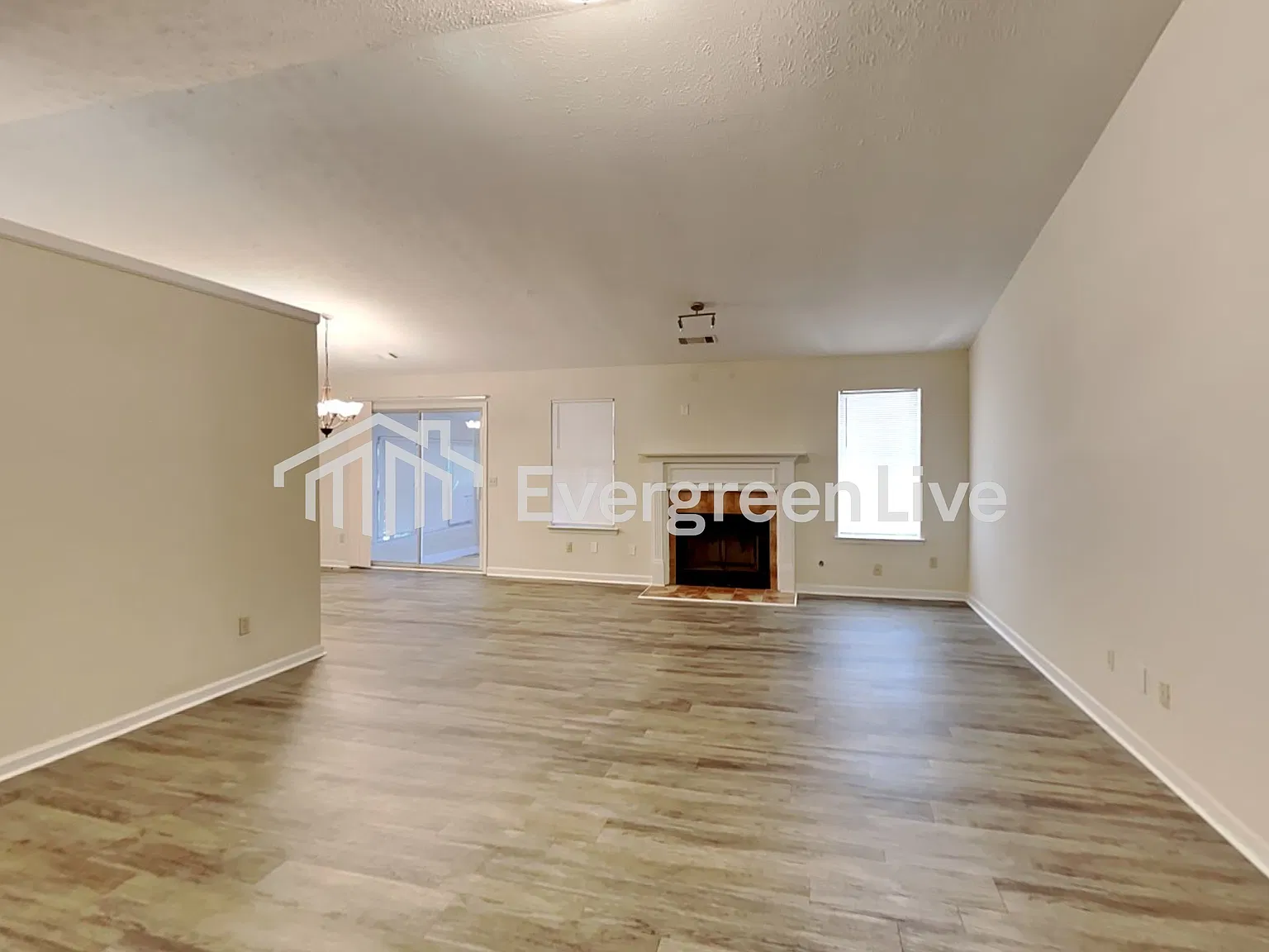 3 bed, 2.0 bath, 1512 sqft, $1,645 — Photo 4