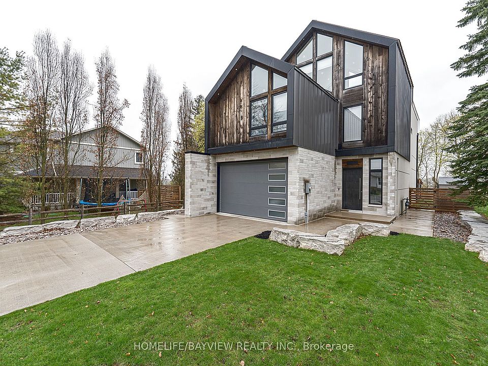 1st image of 16 Windsor Dr