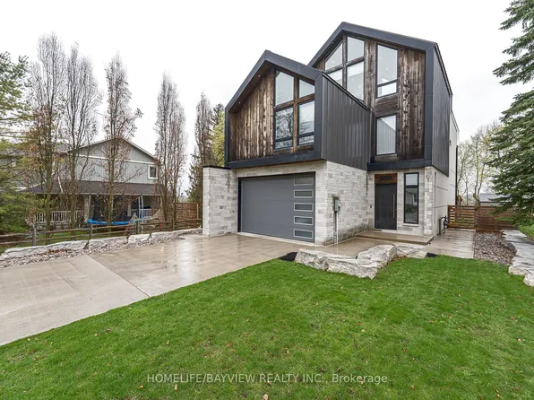 16 Windsor Dr, Whitchurch Stouffville, ON L4A 2Y6
