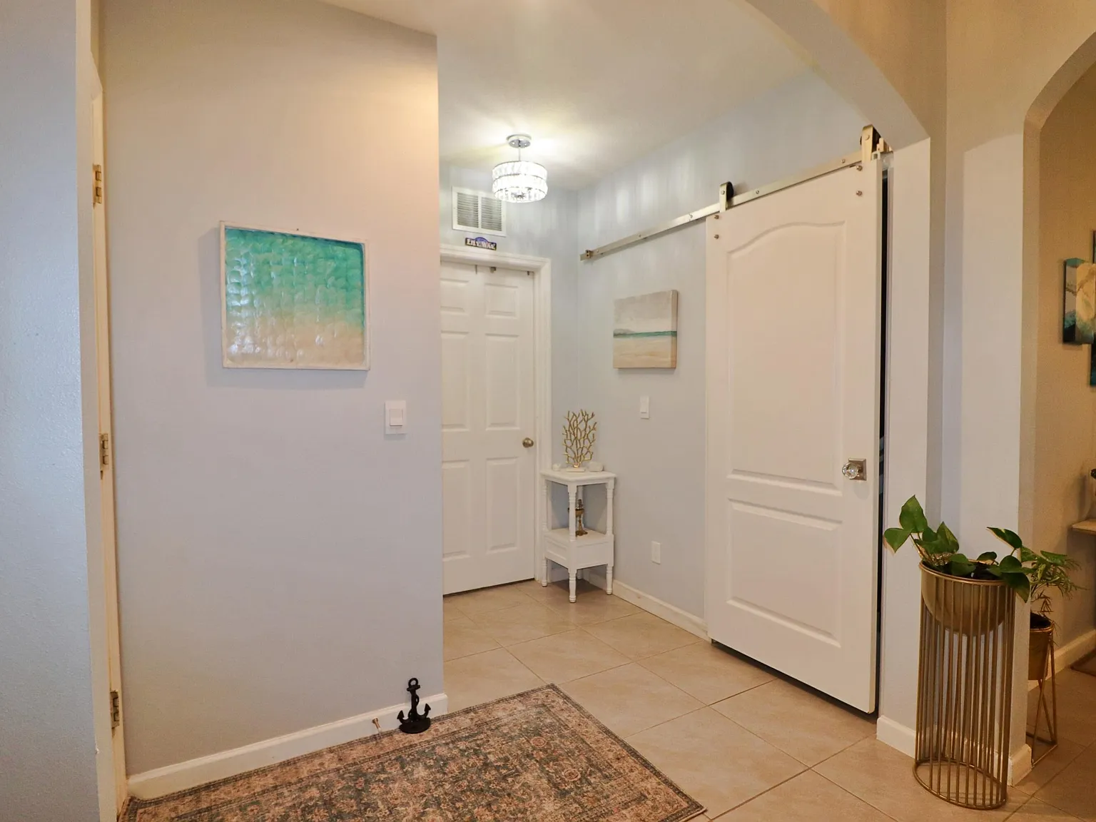 4 bed, 1827 sqft, $2,850 — Photo 3