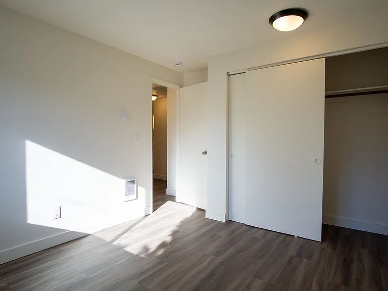 147A - Park Place Apartments — Photo 37
