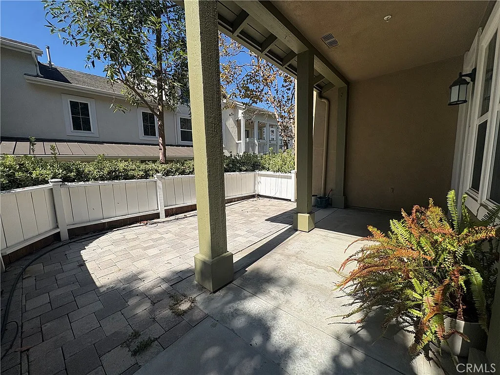 3 bed, 2.5 bath, 1980 sqft, $4,500 — Photo 3