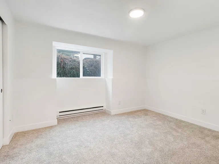 Oak Park Apartments — Photo 17