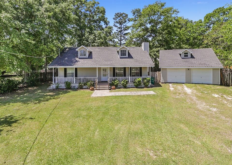 1st image of 102 Surrey Cir