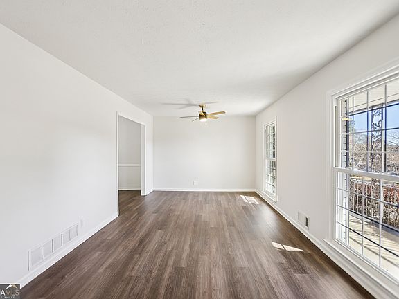 3rd image of 2886 Jones Mill Rd