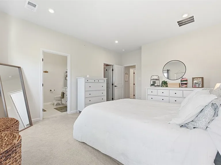 7402 Chestnut Way — Photo 22