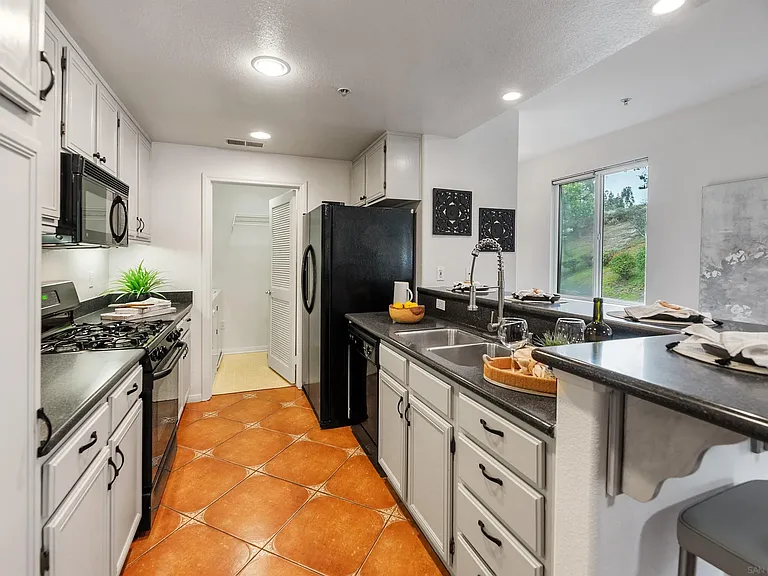 13021 Evening Creek Dr S #21 — Photo 15