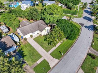 130 Lakeside Cir, Jupiter, FL 33458